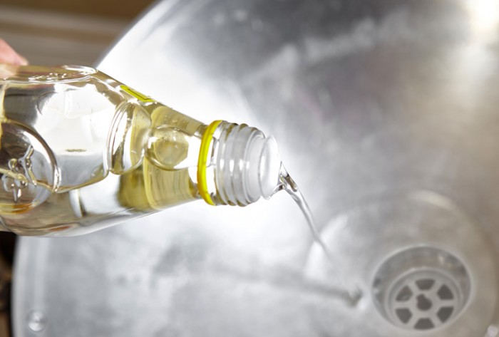 How to dispose of grease and meat fat safely - Buster USA