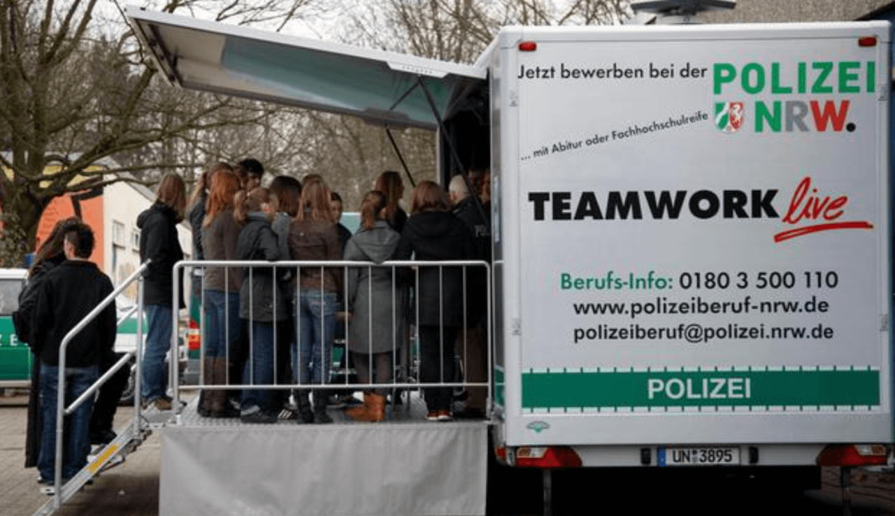 How to Target your Audience through Truck Advertising — Movia How to Target your Audience through Truck Advertising — Movia